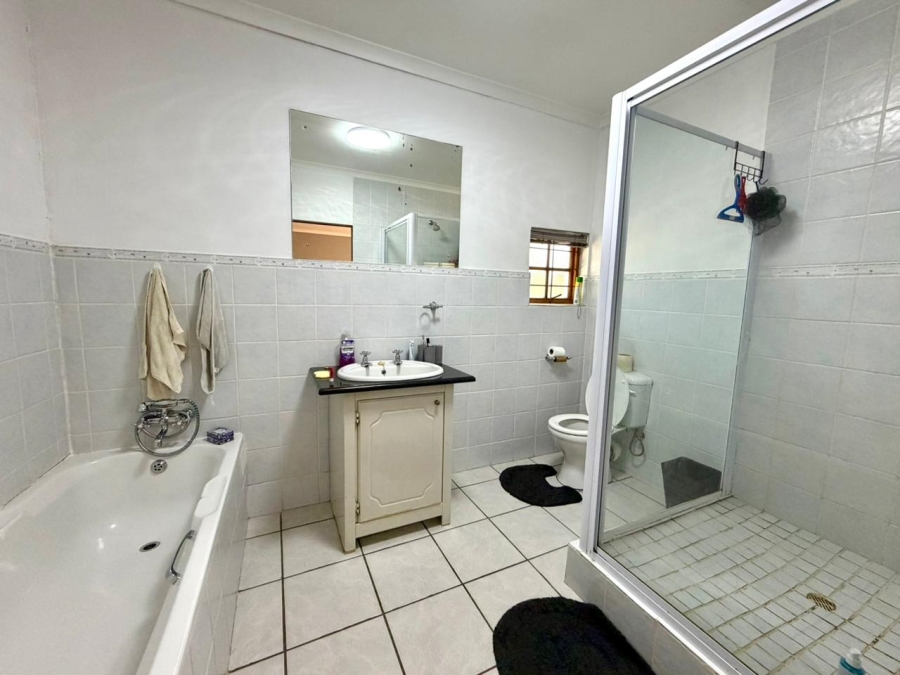 7 Bedroom Property for Sale in Oudtshoorn South Western Cape